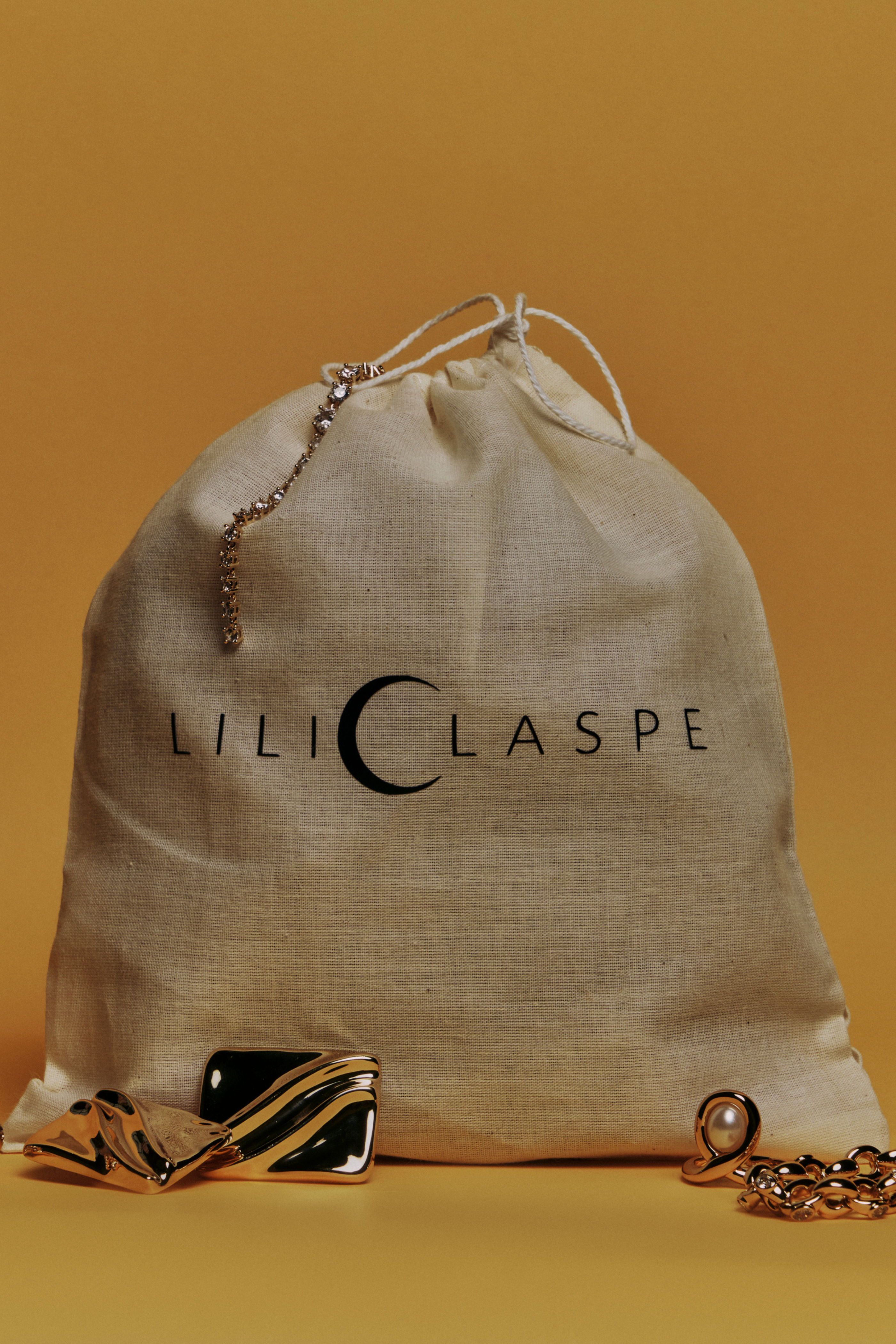 Ring Archive Edit – Lili Claspe