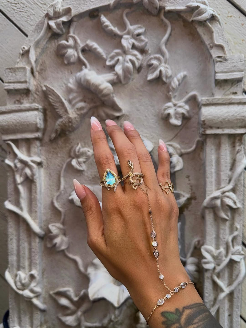 AuroraHandChain_@naomivic