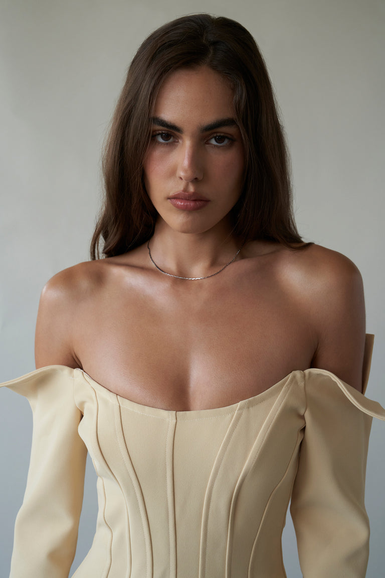 lucy-chain-lili-claspe