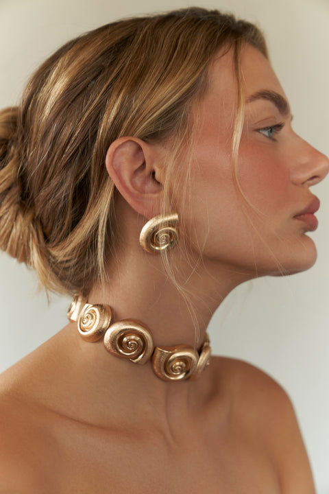 La Mer Shell Choker