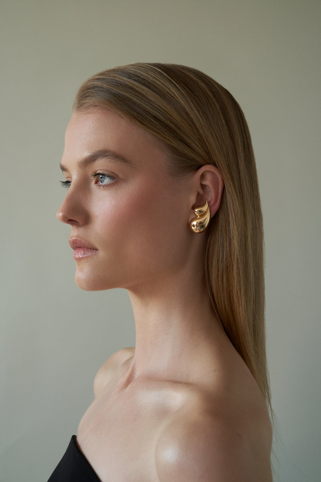 Sade Hoop Earrings Available in 4 Sizes – Melody Ehsani