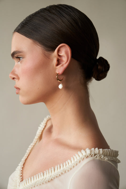 Luna Baroque Pearl Earrings