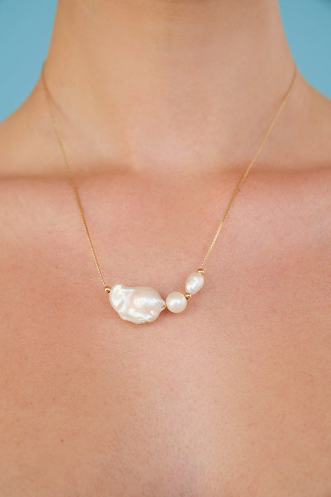Daniella's Pearl Necklace
