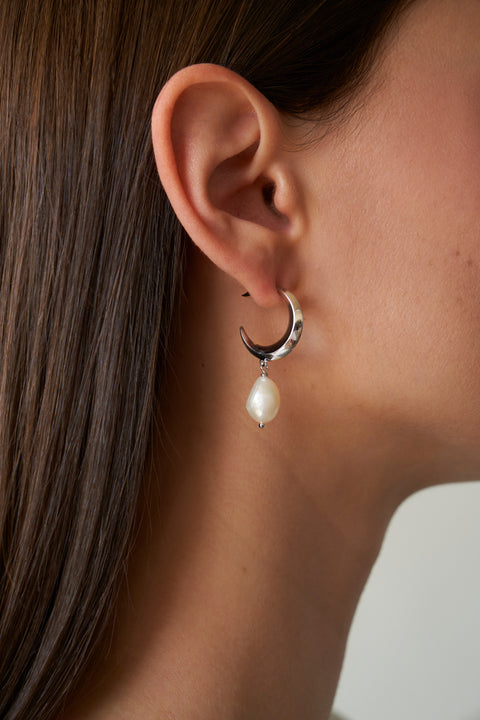 Luna Baroque Pearl Earrings